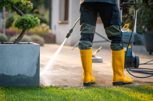 Best Sidewalk Pressure Washing  in Uhrichsville, OH